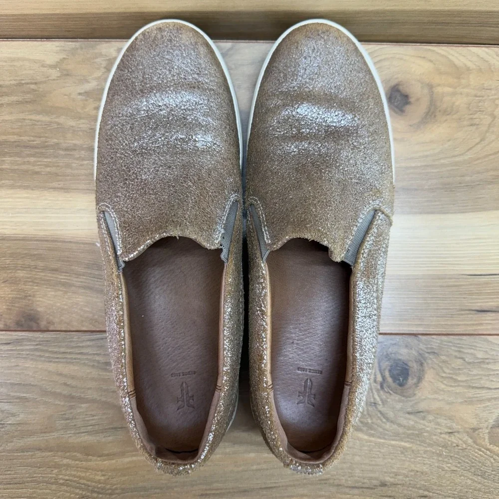 FRYE Crackled Leather Silver Over Tan Sneaker 9 M Platform Slip On Preppy Casual
